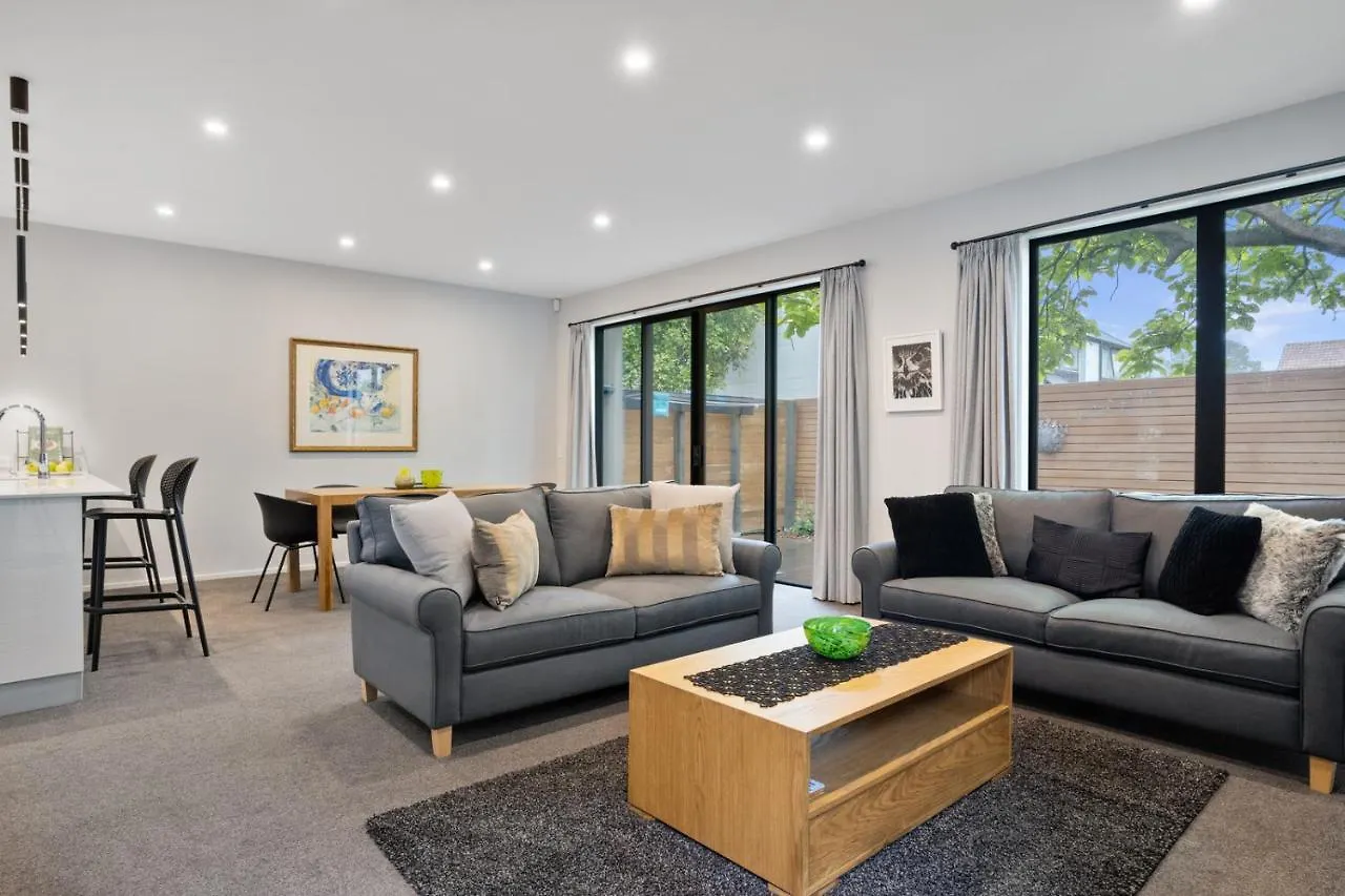 City Living - Christchurch Holiday Home 0*,