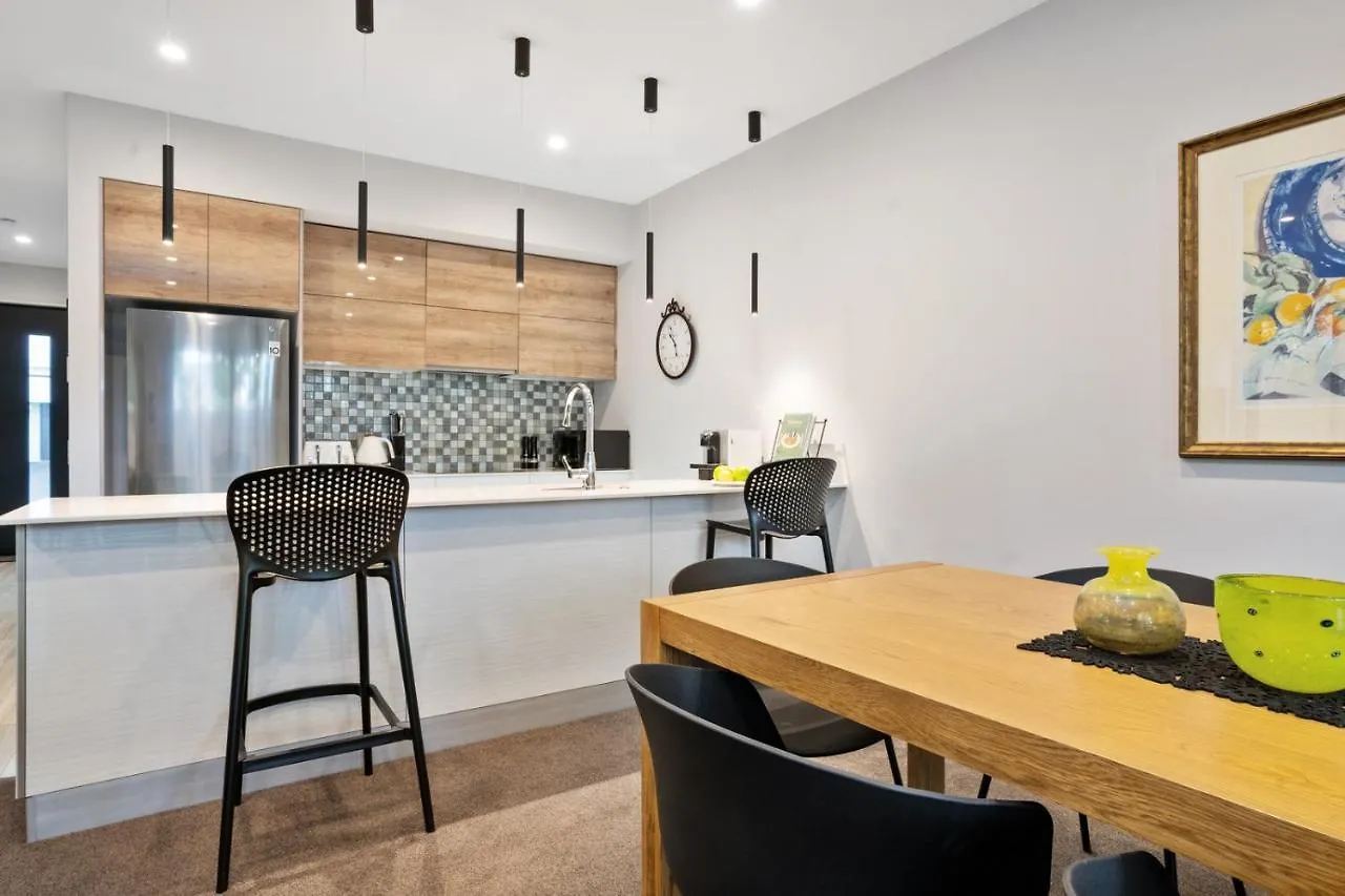 City Living - Christchurch Holiday Home 0*,  New Zealand