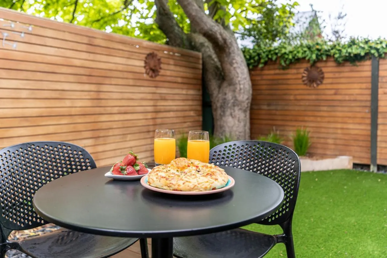 City Living - Christchurch Holiday Home