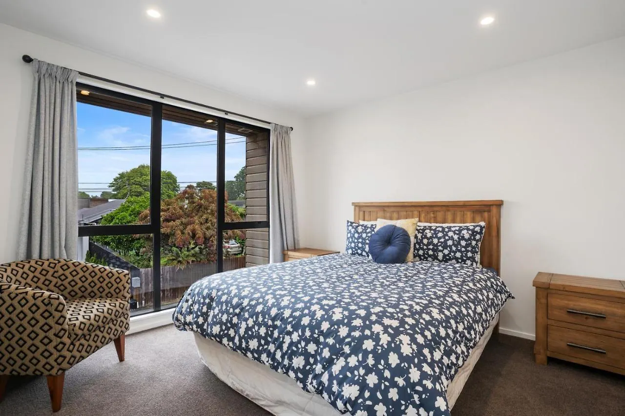 City Living - Christchurch Holiday Home