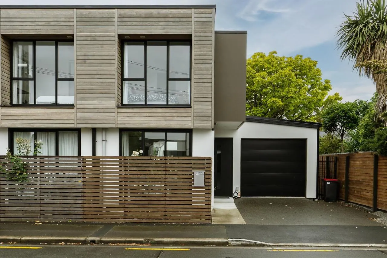 City Living - Christchurch Holiday Home 0*,  New Zealand